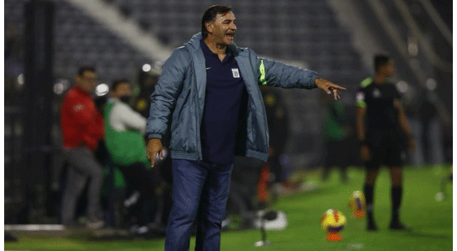 Carlos Bustos lamentó la derrota de Alianza Lima.