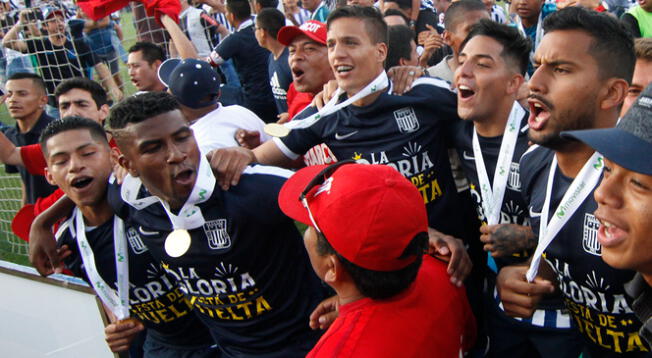 Jugadores de Alianza Lima celebrando el título del 2017
