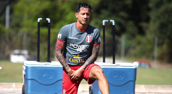 Gianluca Lapadula en Barcelona con la Selección Peruana