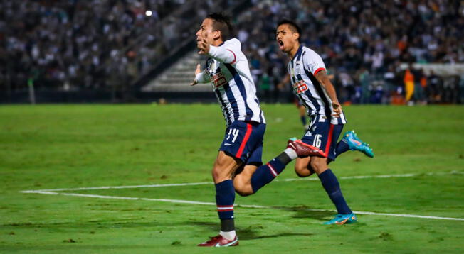 Cristian Benavente celebrando el gol del triunfo ante Cienciano