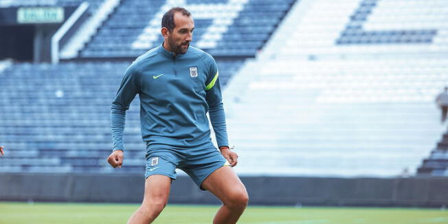 Hernán Barcos presiona al Fondo Blanquiazul: