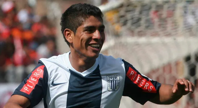 Paolo Hurtado con camiseta de Alianza Lima en 2011