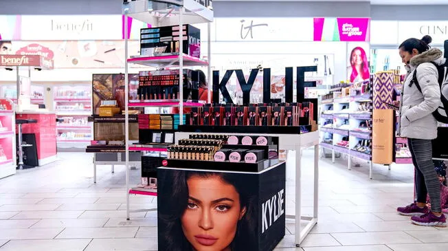 ¿Cómo comprar Kylie Cosmetics y hacer que llegue a mi casa?