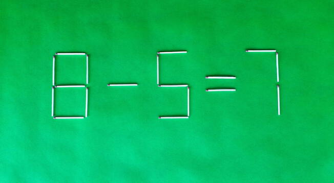 Acertijos visuales: ¿Puedes mover dos cerillos y resolver la ecuación matemática? El acertijo visual que NADIE supera