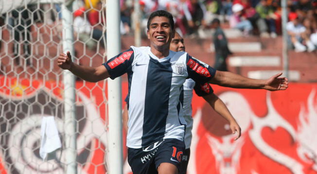 Paolo Hurtado debutó como profesional en Alianza Lima