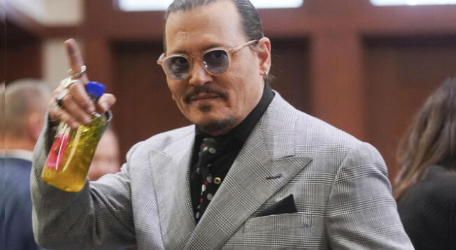 Johnny Depp apareció con un nuevo look después de ganar el juicio contra Amber Heard.