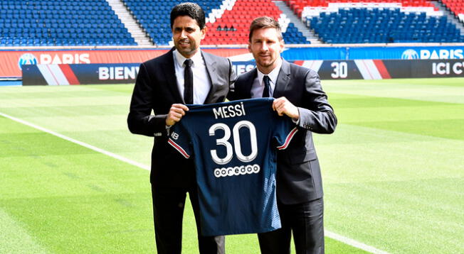 Lionel Messi siendo presentado por el PSG en el Parque de los Príncipes