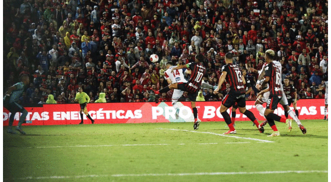 Alajuelense 1-1 Cartaginés Alajuelense 1-1 Cartaginés