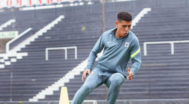 Paolo Hurtado en los entrenamientos de Alianza Lima.