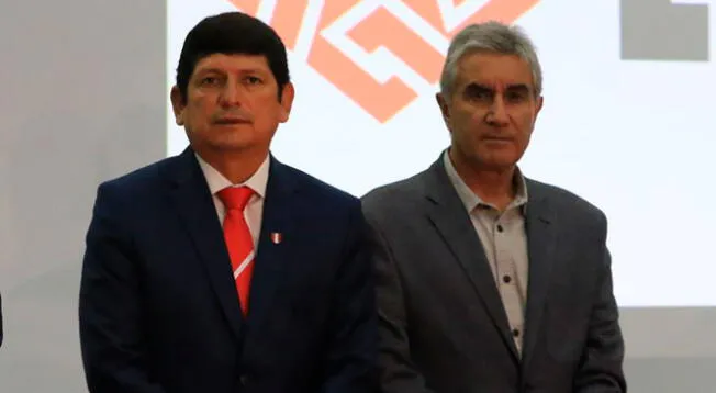 Agustín Lozano quiere que Juan Carlos Oblitas siga laborando en la FPF