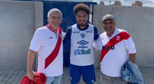 Paolo Guerrero cumplió el sueño de dos hinchas peruanos