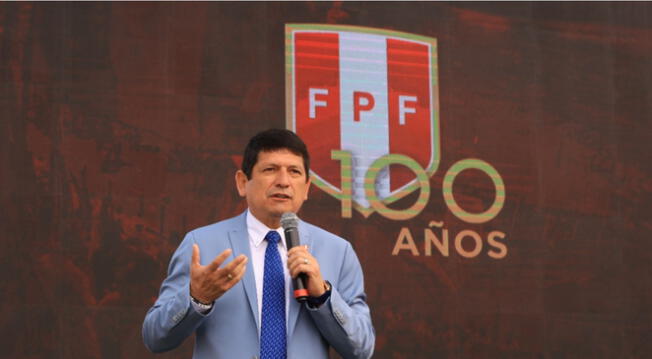 Agustín Lozano celebra el centenario de la Federación Peruana de Fútbol