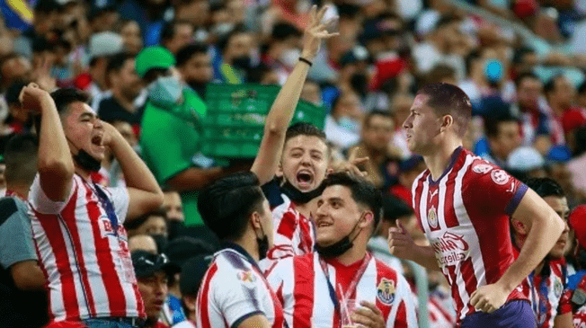 Santiago Ormeño fue abucheado por hinchada de Chivas tras goleada de Tigres al 'Rebaño' por 4-1
