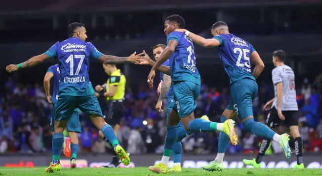 Cruz Azul ganó 2-1 a León en el estadio Azteca