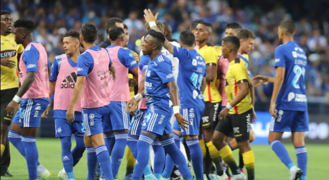 Barcelona SC vs. Emelec fue suspendido por agresiones