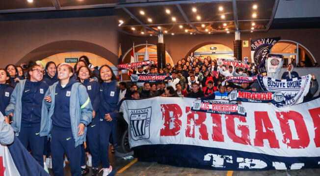 Alianza Lima tuvo apoteósico recibimiento en Trujillo previo a la final de la Liga Femenina