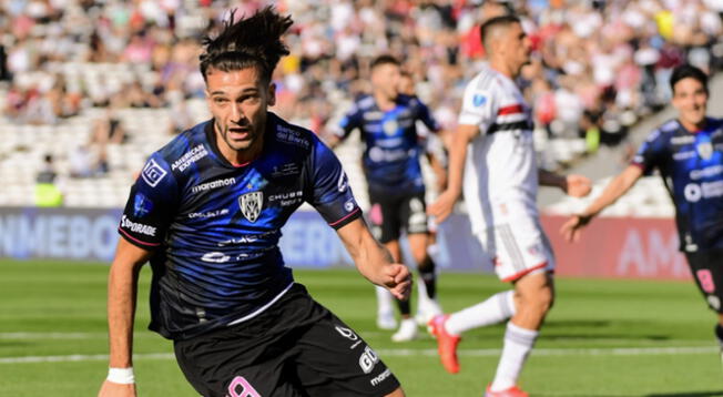 Lautaro Díaz celebrando su gol contra Sao Paulo en la Copa Sudamericana 2022.