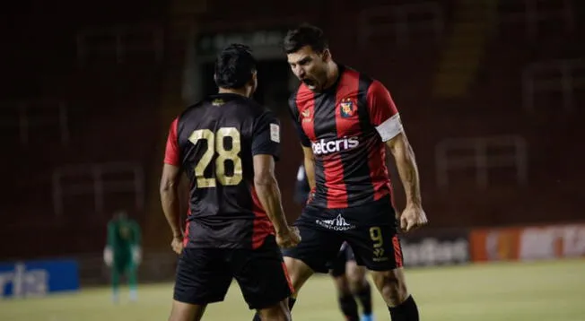 Melgar goleó 3-0 a Ayacucho, que sigue complicado con el desenso