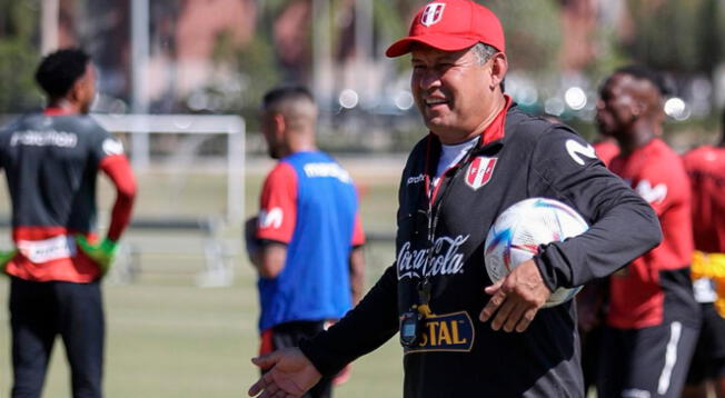 Juan Reynoso visita a clubes al interior del país.