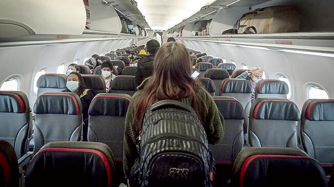 Impulso a la demanda. La llegada de aerolíneas low cost podría generar que se duplique la cantidad de viajes por persona. Foto: John Reyes/ La República