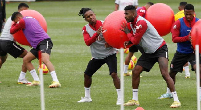 Carlos Ascues y Yordy Reyna en pleno entrenamiento.