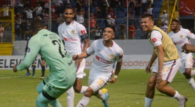 Olimpia goleó a Motagua por la Liga Nacional de Honduras