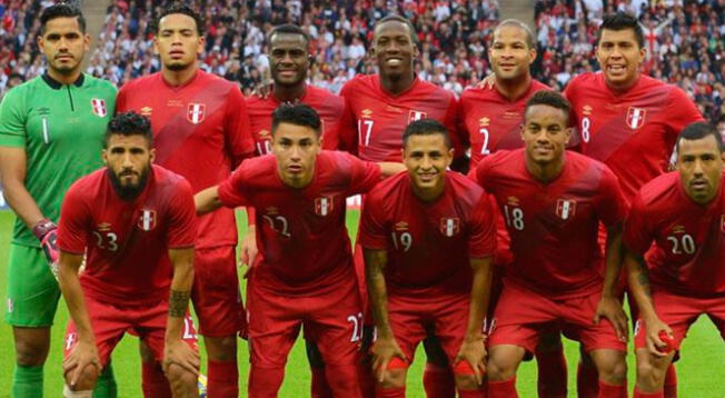Jugadores de la Selección Peruana en un amistoso en Wembley.