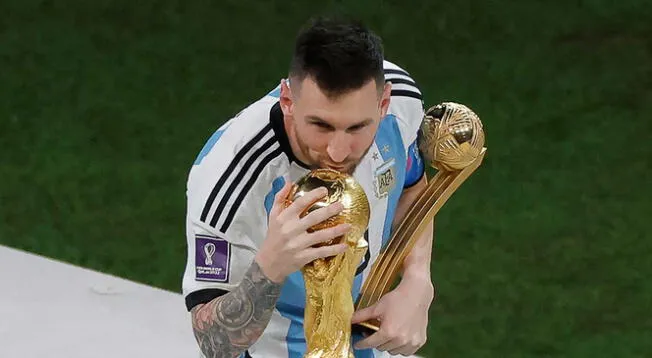 La 'Pulga' finalmente besa la ansiada Copa del Mundo. Foto: AFP