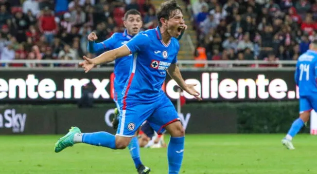 Alexis Gutiérrez anotó el 1-0 de Cruz Azul ante Chivas.