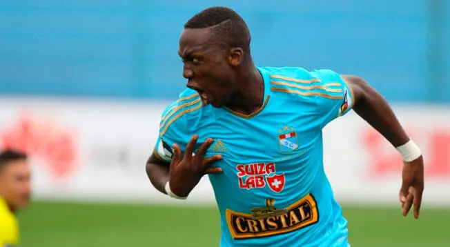 Luis Advíncula defendió los colores de Sporting Cristal