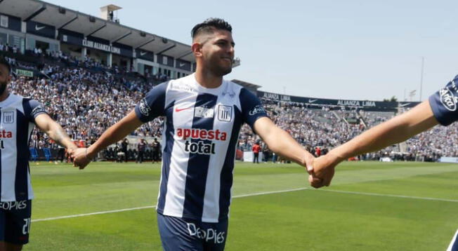 Carlos Zambrano con la camiseta de Alianza Lima en Matute