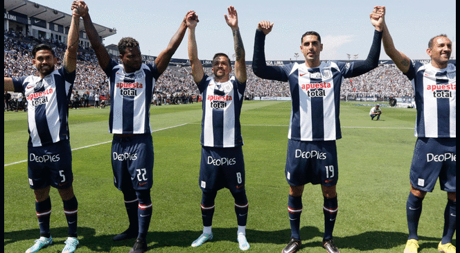 Alianza Lima se presentó en sociedad el último domingo en la Tarde Blanquiazul