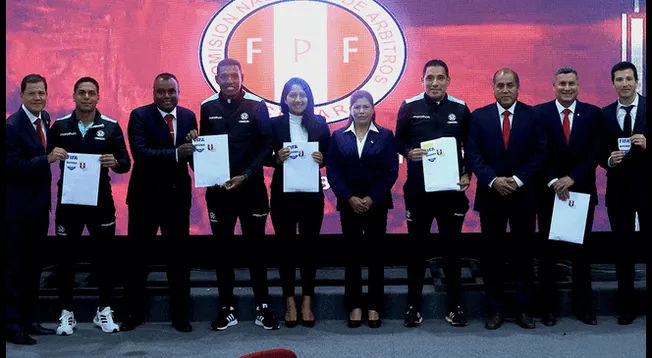 Liga 1 ya tiene sus árbitros FIFA para la temporada 2023 Liga 1 ya tiene sus árbitros FIFA para la temporada 2023