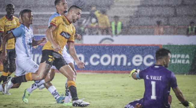 Guayaquil City hizo respetar la casa y se impuso por 3-2.