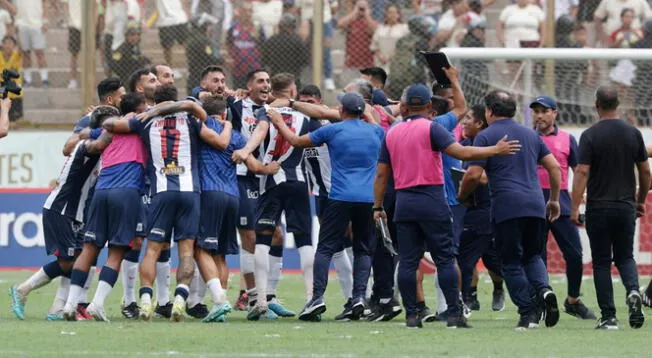 Alianza Lima se impuso 2-1 a Universitario en el Monumental