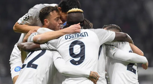 Napoli venció 2-0 al Frankfurt por los octavos de final de la Champions League.