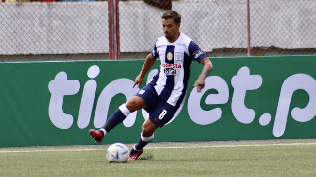 Alianza Lima disputando partido en Liga 1