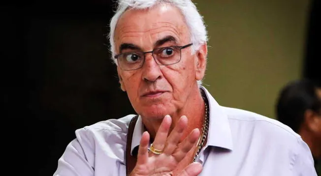 Liga 1 hizo 'bailar' a Jorge Fossati por su gran momento con Universitario.