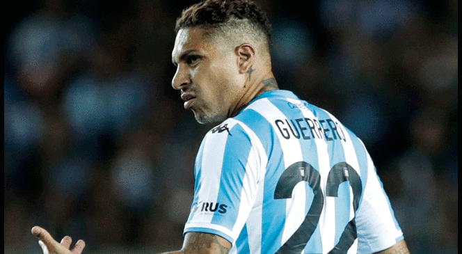 Paolo Guerrero juega su primera temporada en Racing