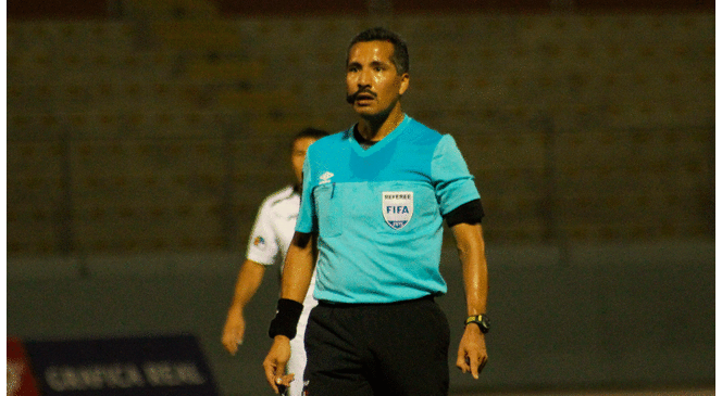 Miguel Santiváñez fue árbitro FIFA