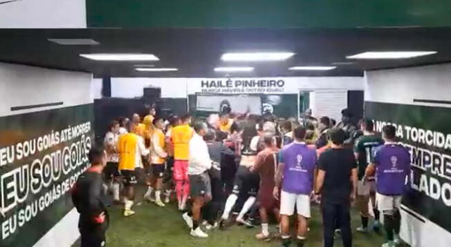 Las imágenes muestran el momento en el que empezó la gresca entre jugadores de Universitario y Goiás.