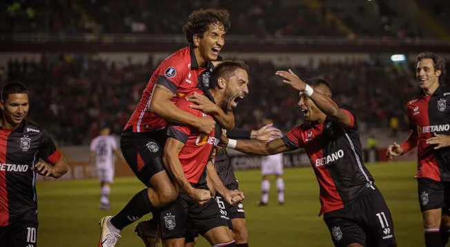 Melgar goleó 5-0 a Patronato en Arequipa por la Copa Libertadores