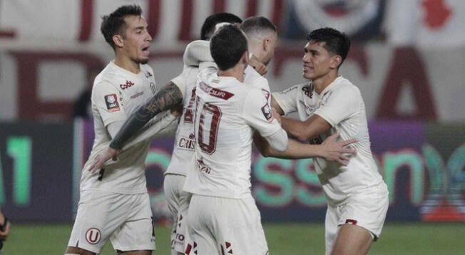 Universitario gana a Unión Comercio con gol de Emanuel Herrera.