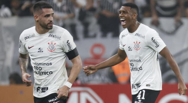 Corinthians ganó 1-0 a Universitario en Brasil con gol de Felipe Augusto.