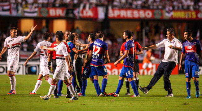 En el 2012, un equipo decidió no seguir jugando un encuentro por Copa Sudamericana.