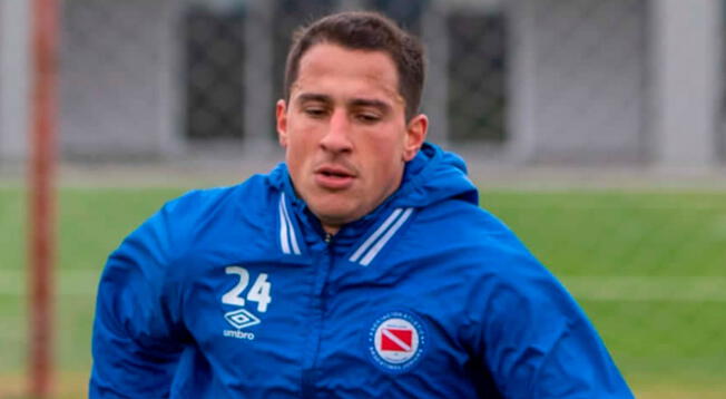 El defensor Luciano Sánchez sufrió una de las peores lesiones en los últimos años.