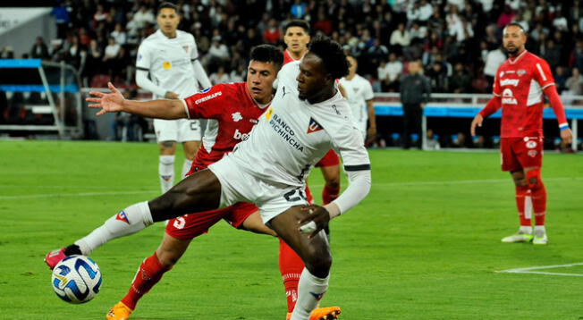Liga de Quito venció a Ñublense en octavos de final.