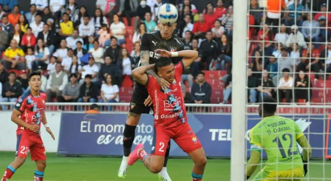 Paolo Guerrero es titular en Liga de Quito vs El Nacional por la Liga Pro