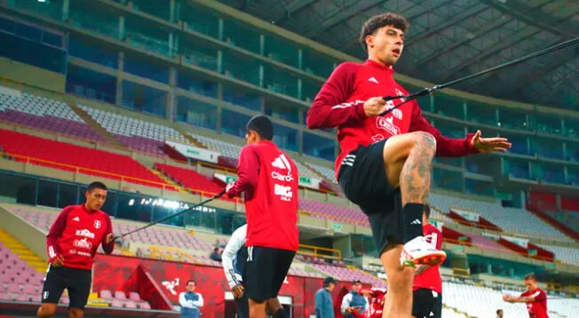 Perú entrenó en el Estadio Nacional a puertas del partido contra Argentina.