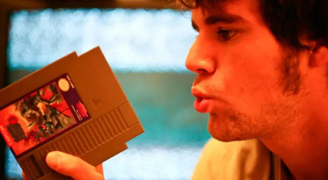 Conoce la verdad sobre soplar los cartuchos de Nintendo y Super Nintendo.